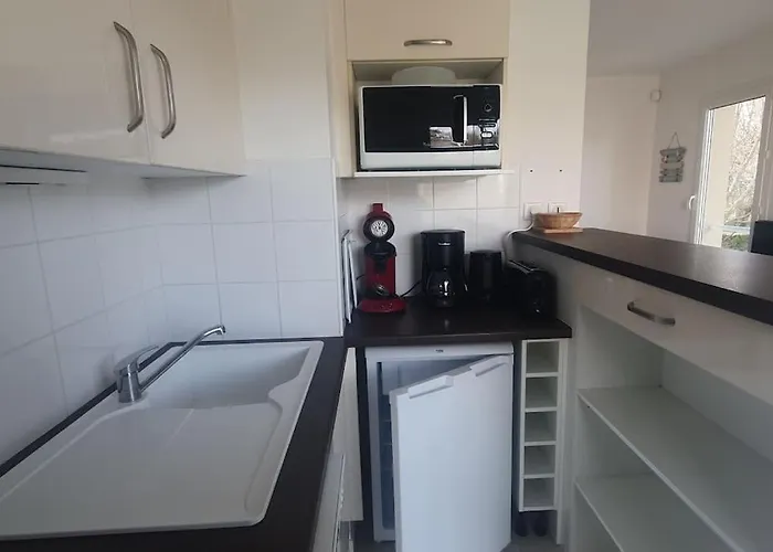 En Résidence Avec Piscine - 2820 *